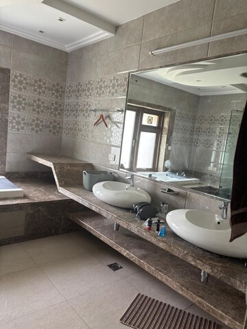 Attached Bathroom in 6 BHK Villa at Jaypee Greencrest Homes, Jaypee Greens Sports City – for Sale