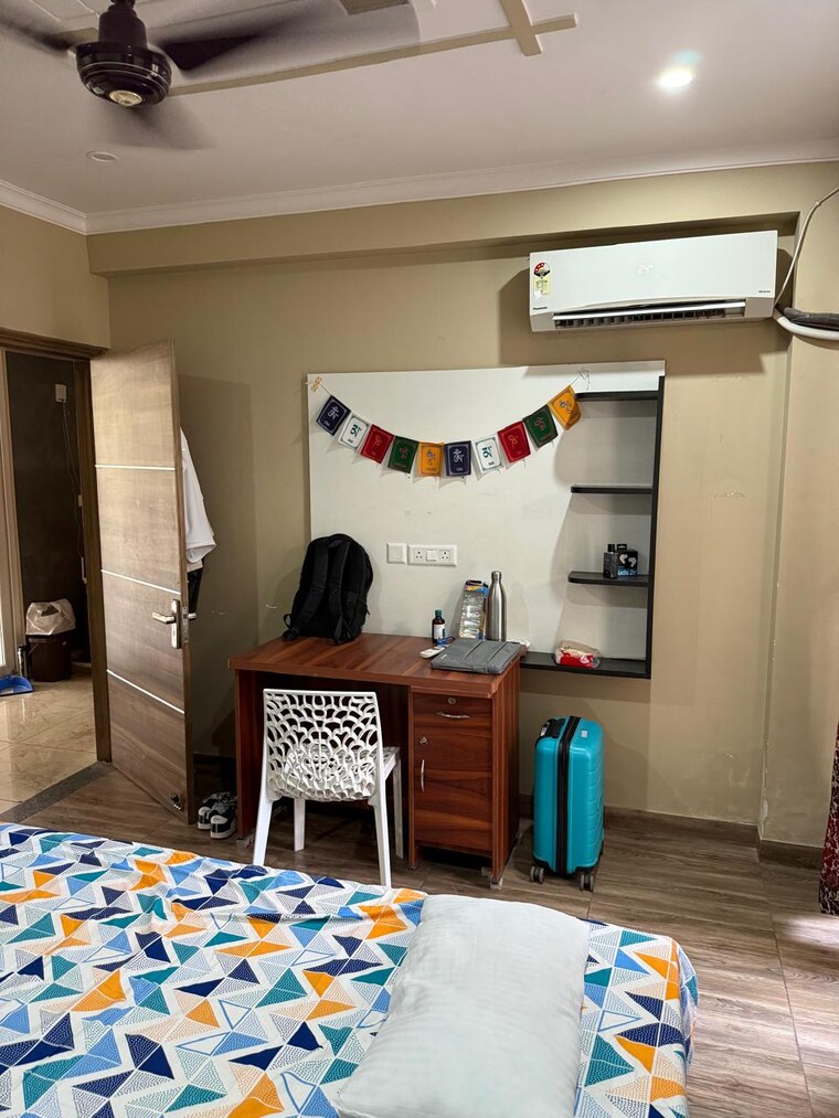 Bedroom, sector 55 1.5 Bedroom 1050 Sq.Ft. Builder Floor In Sector 55 Gurgaon 9492662