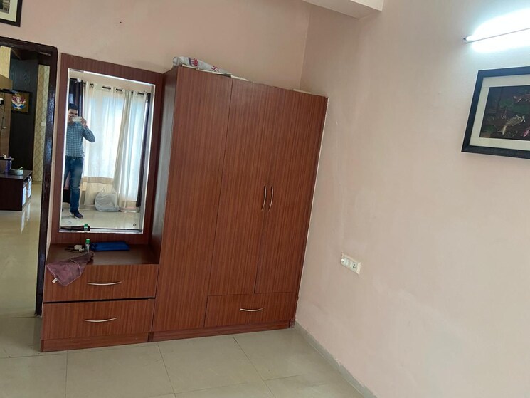 Room, trishla-city 3 Bedroom 1800 Sq.Ft. Apartment In Patiala Road Zirakpur 9492650