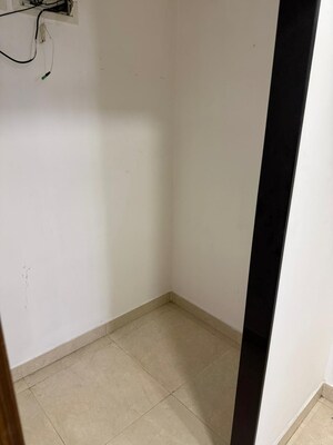  2 BHK Apartment at Lodha Parkside, Worli – for Rent