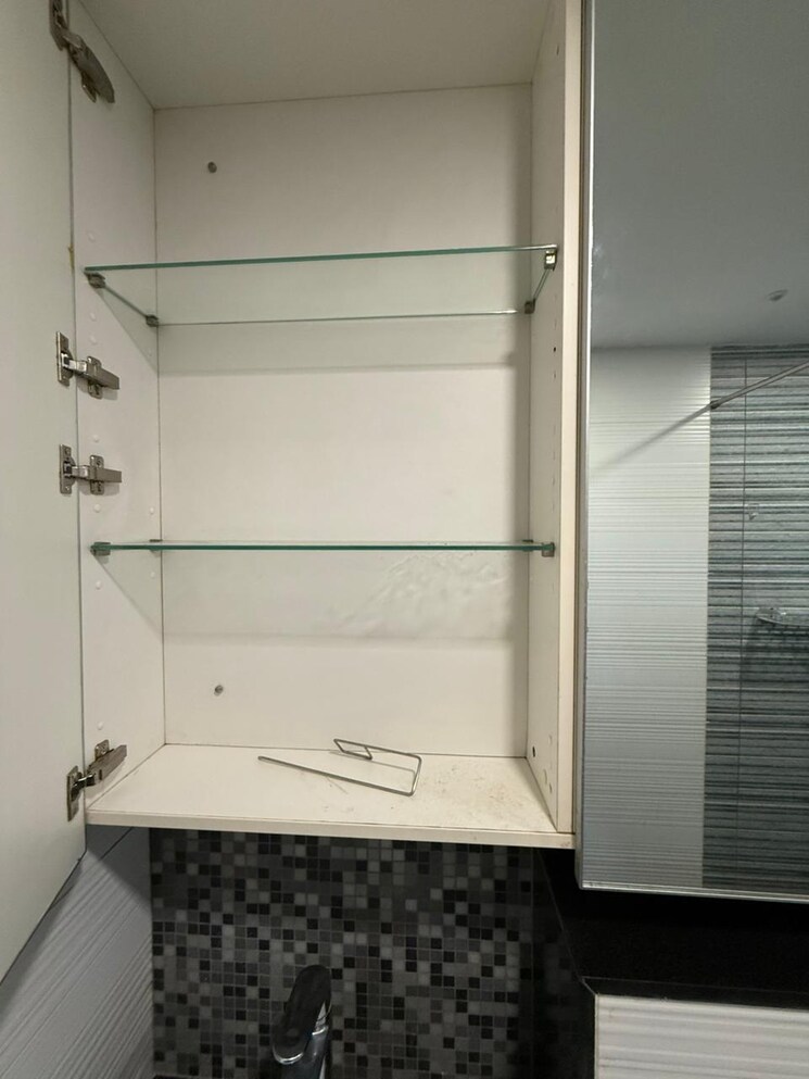 Bathroom, lodha-parkside 2 Bedroom 857 Sq.Ft. Apartment In Worli Mumbai 9492718