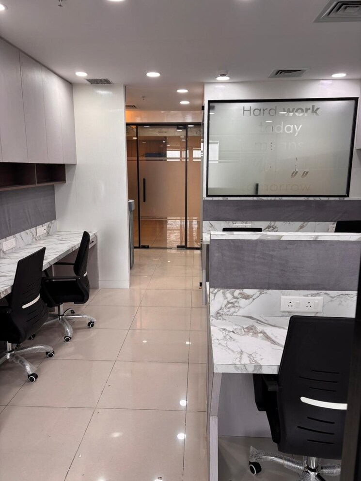 Team Area, new town Commercial Office Space 665 Sq.Ft. In New Town Kolkata 9492728