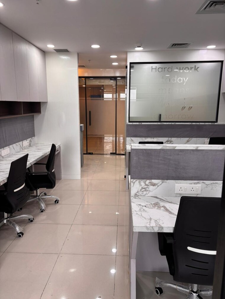 Team Area, new town Commercial Office Space 665 Sq.Ft. In New Town Kolkata 9492728