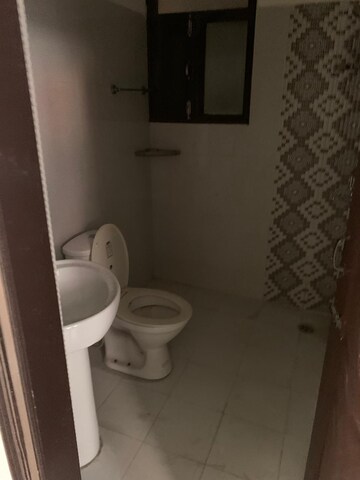 Bathroom in 3 BHK Apartment at Barnala Riverdale Apartments, Patiala Road – for Rent
