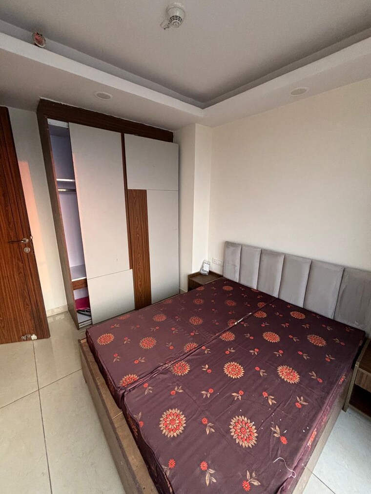 Bedroom, maya-garden-city 1 Bedroom 610 Sq.Ft. Apartment In Lohgarh Zirakpur 9492800