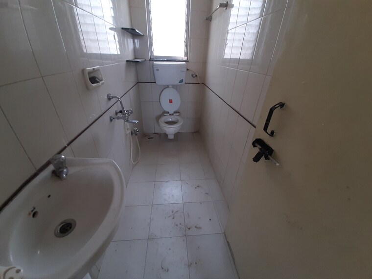 Bathroom, sinhagad 2 Bedroom 900 Sq.Ft. Apartment In Sinhagad Pune 9492808