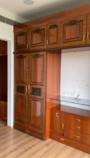 Furnished Amenities in 4 BHK Apartment at Em Bypass – for Rent