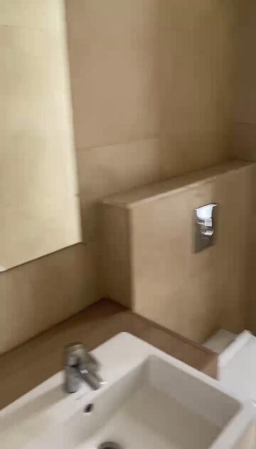 Room in 4 BHK Apartment at Em Bypass – for Rent