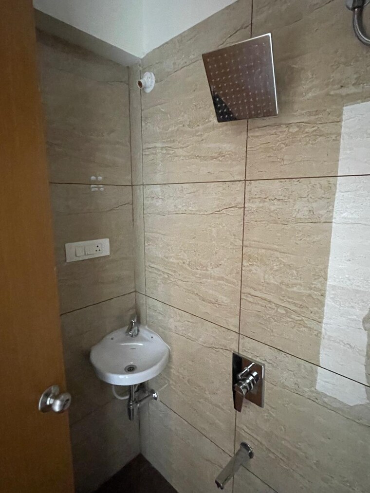Bathroom, chandak-34-park-estate 1 Bedroom 391 Sq.Ft. Apartment In Goregaon West Mumbai 9492844