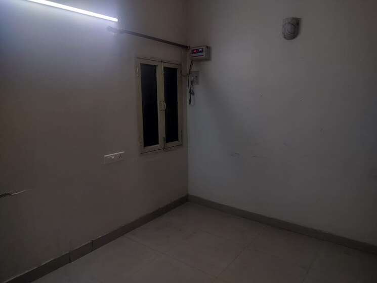 Room, east of kailash 2 Bedroom 1200 Sq.Ft. Builder Floor In East Of Kailash Delhi 9492854