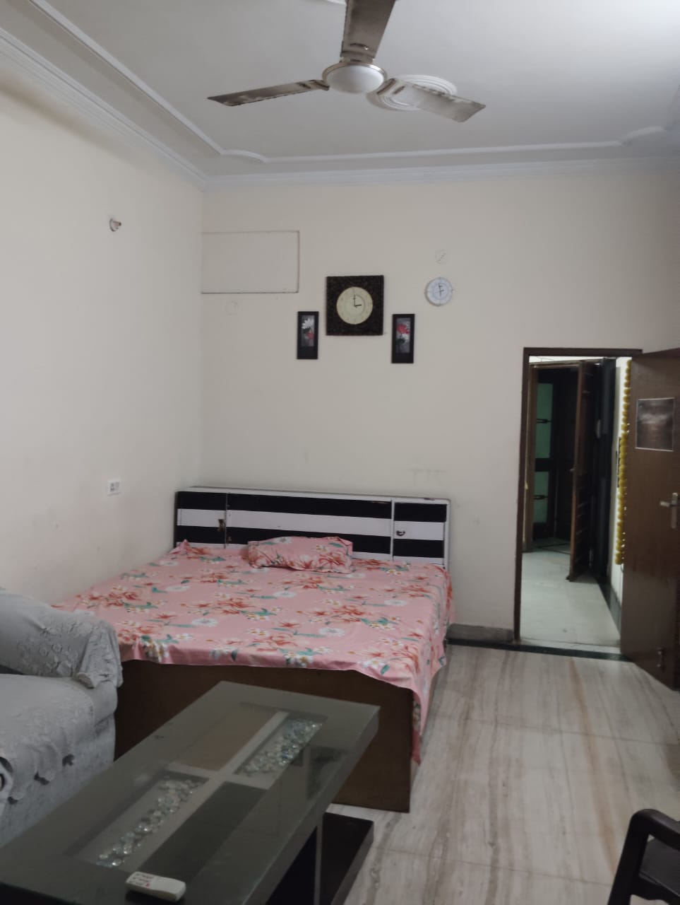1.5 BHK Builder Floor For Rent in Sector 17