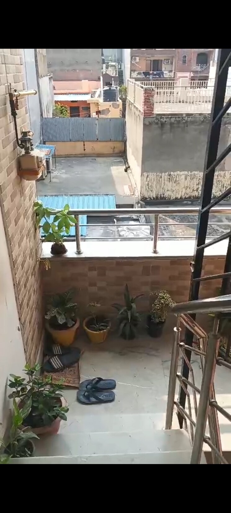 undefined, laxmi nagar 3 Bedroom 80 Sq.Yd. Builder Floor In Laxmi Nagar Delhi 9492880