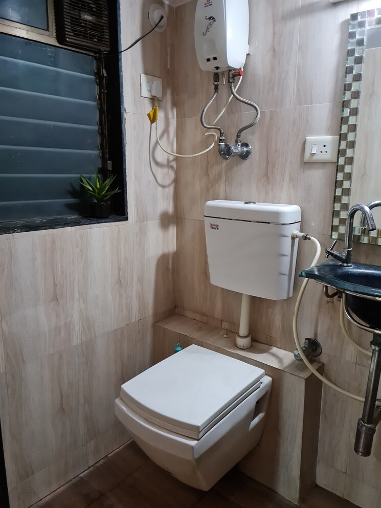 Bathroom, hubtown-gardenia 2 Bedroom 930 Sq.Ft. Apartment In Mira Road Thane 9492900