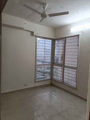 Room in 2 BHK Apartment at Signature Global Prime, Sector 63a – for Rent