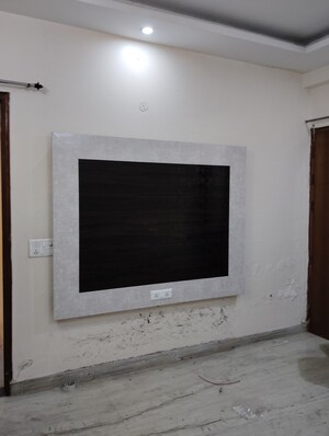 Bedroom in 3 BHK Builder Floor at Sector 16 – for Rent