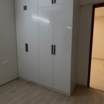 Room in 3 BHK Apartment at Hero Homes Gurgaon, Sector 104 – for Sale