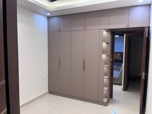 Room in 3 BHK Apartment at Signature Global Golf Greens, Sector 79 – for Rent