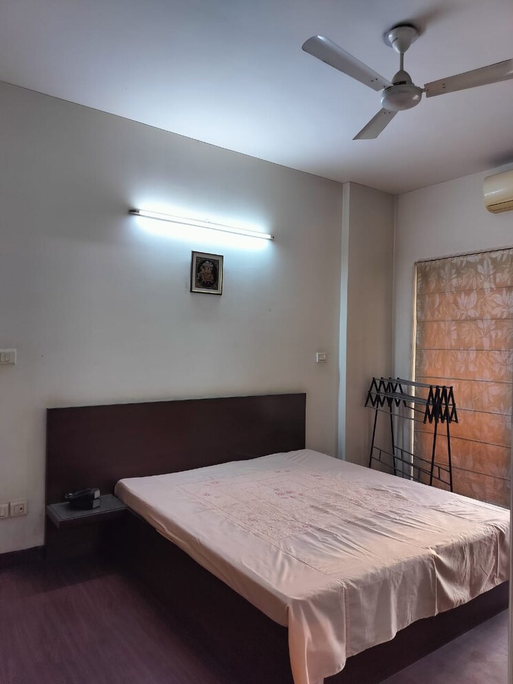 Bedroom, indiabulls-enigma 4 Bedroom 3400 Sq.Ft. Apartment In Sector 110 Gurgaon 9493004