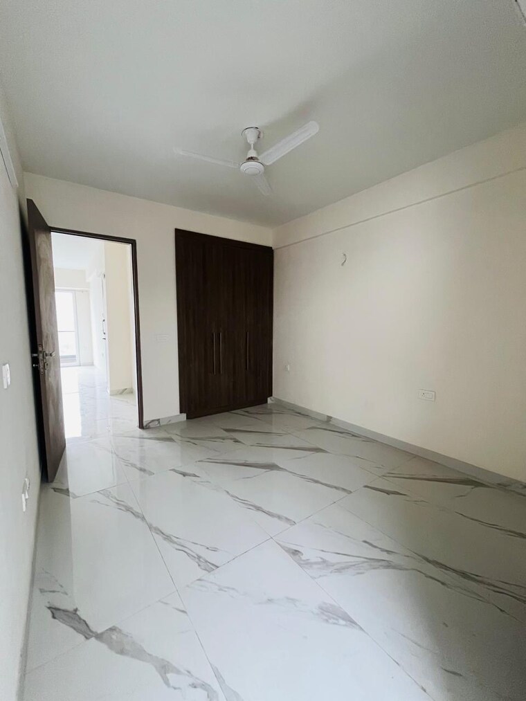 Room, smart-world-orchard 3 Bedroom 1680 Sq.Ft. Apartment In Sector 61 Gurgaon 9493001