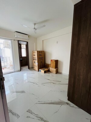 Bathroom in 3 BHK Apartment at Smart World Orchard, Sector 61 – for Rent
