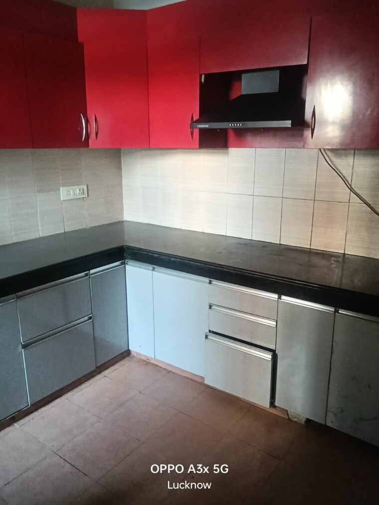 Kitchen, nandakini-alaknanda-estate 3 Bedroom 1900 Sq.Ft. Apartment In Amar Shaheed Path Lucknow 9493043