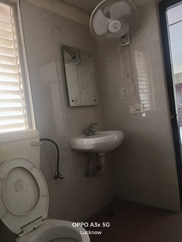 Bathroom, nandakini-alaknanda-estate 3 Bedroom 1900 Sq.Ft. Apartment In Amar Shaheed Path Lucknow 9493043