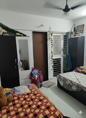 Bedroom in 2 BHK Apartment at Venkatesh Viraj Heights, Dhanori – for Rent