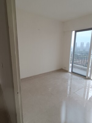 Room in 2 BHK Apartment at Signature Global Prime, Sector 63a – for Rent