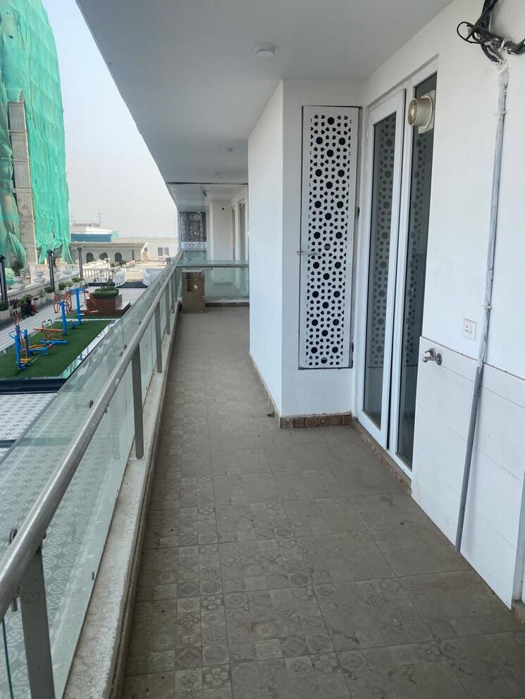 Balcony, sector 79 3 Bedroom 1925 Sq.Ft. Apartment In Sector 79 Faridabad 9493084