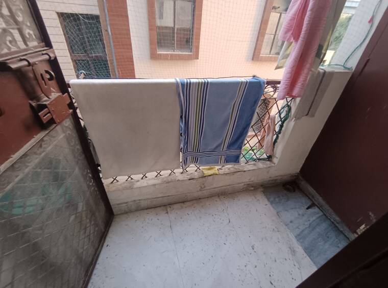Balcony, pandav nagar 2.5 Bedroom 550 Sq.Ft. Builder Floor In Pandav Nagar Delhi 9493090