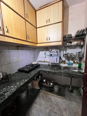 Kitchen in 2.5 BHK Builder Floor at Pandav Nagar – for Sale