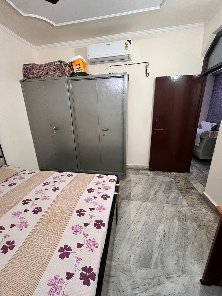 Bedroom, pandav nagar 2.5 Bedroom 550 Sq.Ft. Builder Floor In Pandav Nagar Delhi 9493090