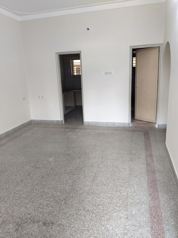 Room in 1 BHK Apartment at Prashanth Nilaya, Yemalur – for Rent