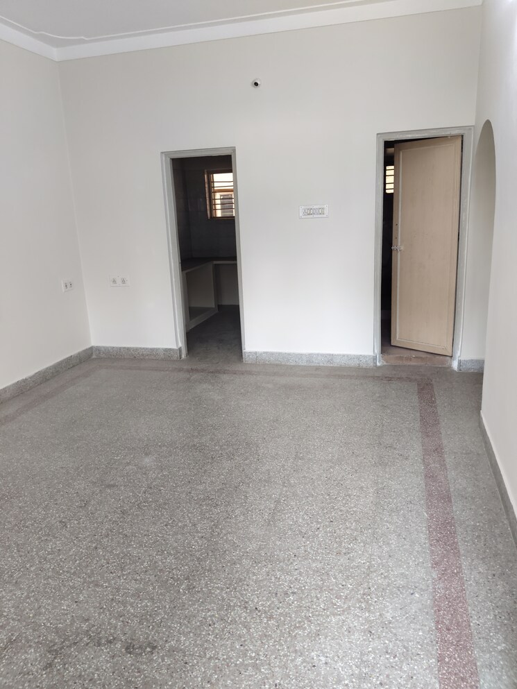 Room, prashanth-nilaya 1 Bedroom 600 Sq.Ft. Apartment In Yemalur Bangalore 9493093