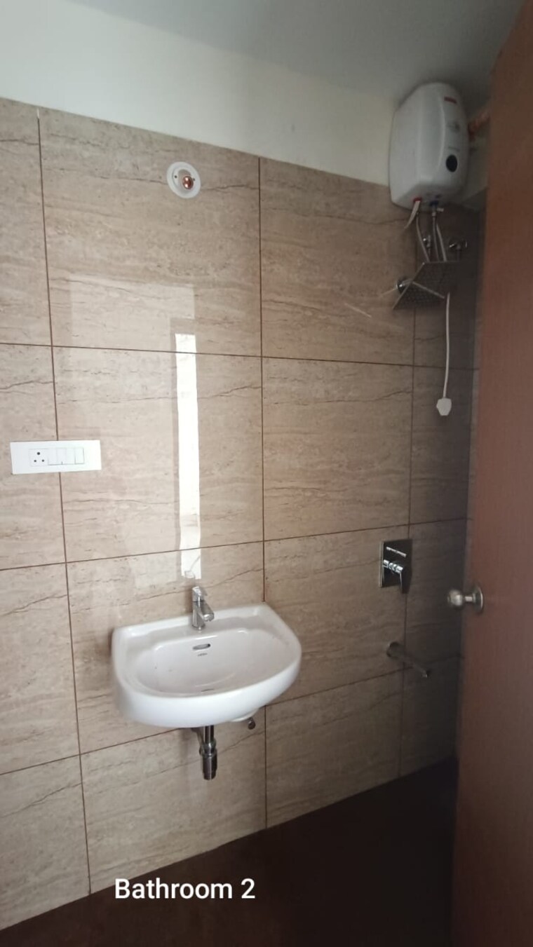 Bathroom, chandak-34-park-estate 2 Bedroom 617 Sq.Ft. Apartment In Goregaon West Mumbai 9493109