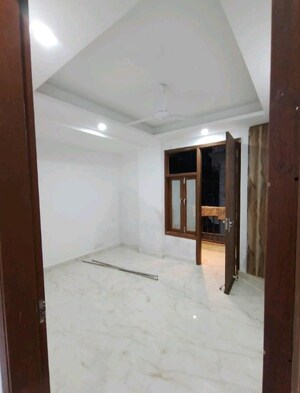 Room in 1 BHK Builder Floor at Saket – for Rent