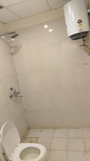 2 BHK Apartment For Rent in Pyramid Pride, Sector 76