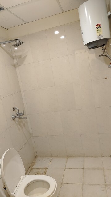 2 BHK Apartment For Rent in Pyramid Pride, Sector 76