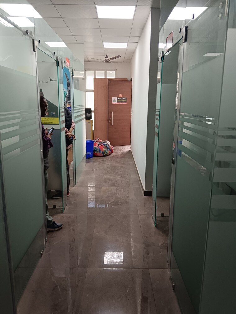 undefined, sector 79 Commercial Office Space 200 Sq.Yd. In Sector 79 Faridabad 9493117