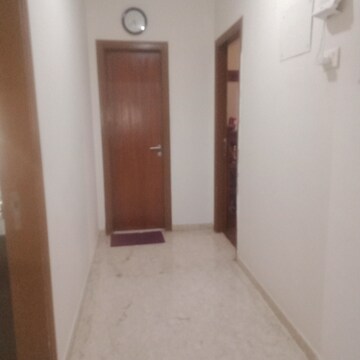 Room in 2 BHK Apartment at K Raheja Vistas, Powai – for Rent