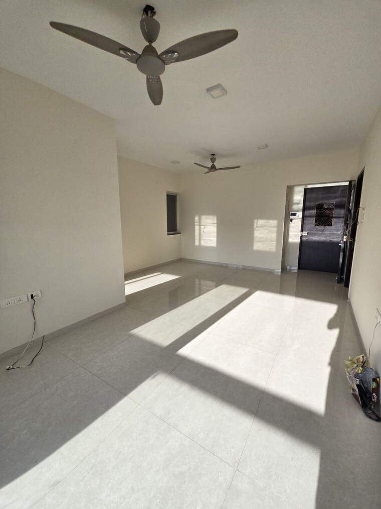 Room, kandivali east 4 Bedroom 1876 Sq.Ft. Apartment In Kandivali East Mumbai 9493150