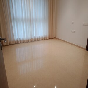 Room in 3 BHK Apartment at Hiranandani Highland, Powai – for Rent