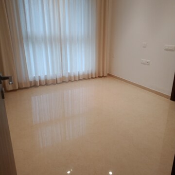 Room in 3 BHK Apartment at Hiranandani Highland, Powai – for Rent