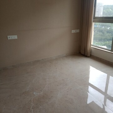 Room in 3 BHK Apartment at Hiranandani Highland, Powai – for Rent