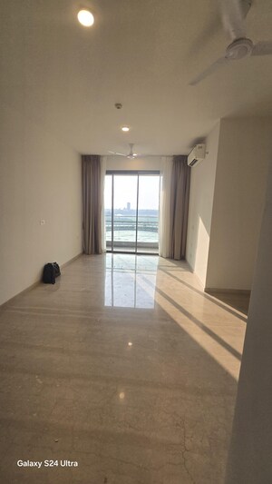 Room in 3 BHK Apartment at Piramal Mahalaxmi, Mahalaxmi – for Rent