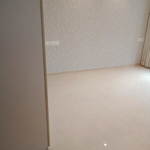 Room in 3 BHK Apartment at Hiranandani Highland, Powai – for Rent