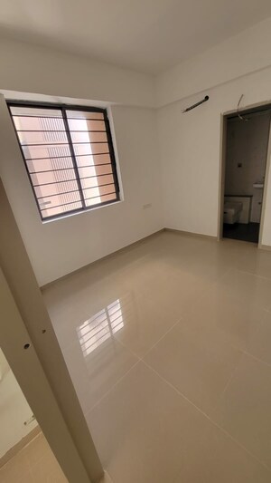 Room in 3 BHK Apartment at Nana Chiloda – for Rent