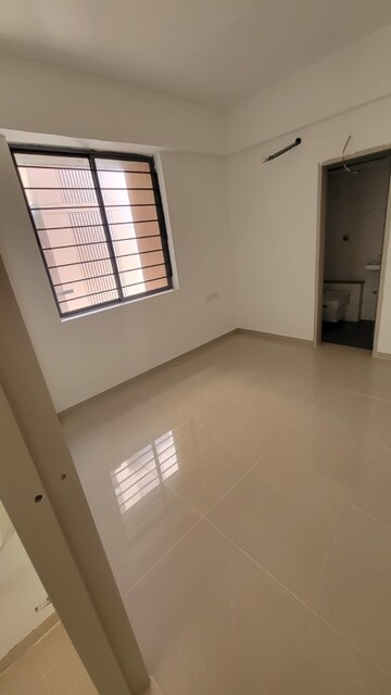 Room in 3 BHK Apartment at Nana Chiloda – for Rent