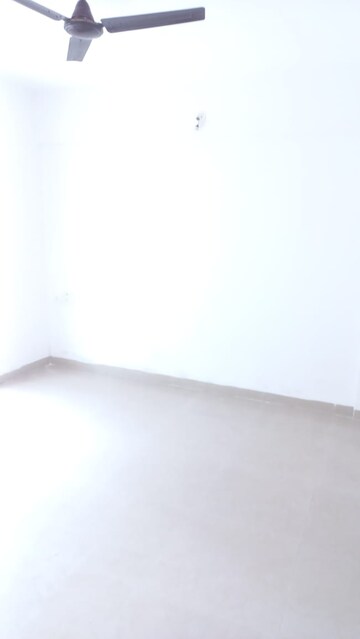 Room in 2 BHK Apartment at Giridhar Oasis, Kharadi – for Rent