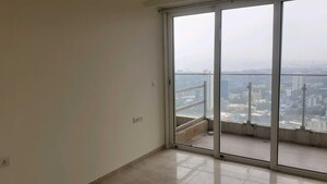 Room in 3 BHK Apartment at Lower Parel – for Rent